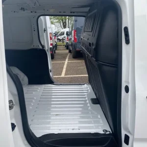 2022 Vauxhall E-Combo LWB Dynamic 100KW 50KWH with Air Con - Image 8