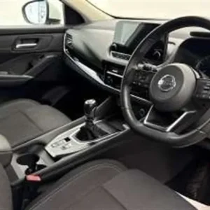 2022 Nissan Qashqai 1.3 DIG-T Mild Hybrid 5-door Hatchback - Image 8