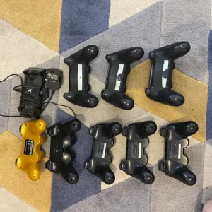 Job lot PlayStation 4 controllers - Image 8