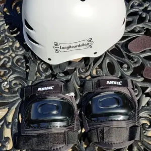 Hard-shell skate helmet small/medium white