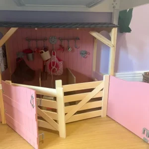 Horse stable with accessories