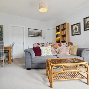 2 bedroom flat in bromley-cross, Chapeltown Road - Image 4