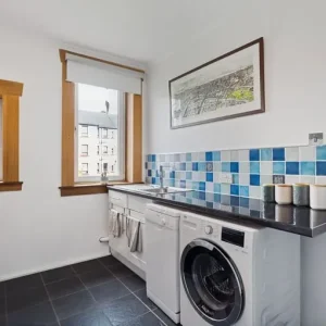 2 bedroom flat in bromley-cross, Chapeltown Road - Image 7