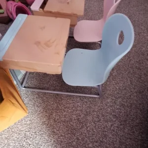 Schoolroom with dolls and accessories - Image 3