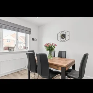 Dining table - Image 2