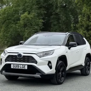 2019 Toyota RAV4 Hybrid 4x4 Estate - Image 2