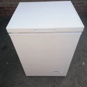 100L Gloss White Freezer with Spring-Loaded Lid - Image 2