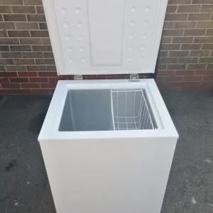 100L Gloss White Freezer with Spring-Loaded Lid - Image 3
