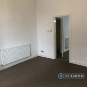2 bedroom mid-terrace house in Melbourne Street - Image 4