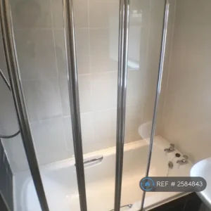 2 bedroom mid-terrace house in Melbourne Street - Image 7