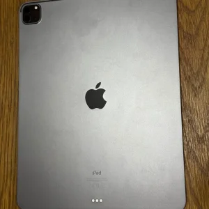 Apple iPad Pro 4th Generation 12.9 inch 25-6GB Grey - Image 2