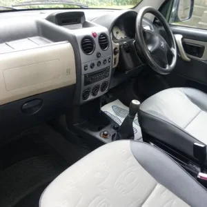 2008 Peugeot Partner Totem 1.4 5-door MPV petrol manual - Image 2