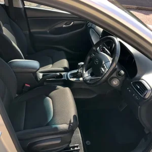 Hyundai i30 2017 hatchback manual 1.6 CDTI - Image 5