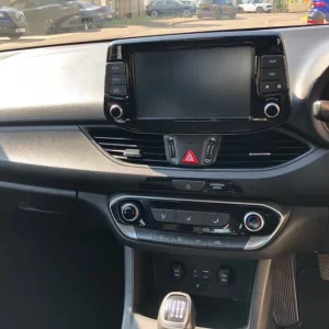 Hyundai i30 2017 hatchback manual 1.6 CDTI - Image 7