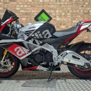 Aprilia RSV4 RF - Image 7
