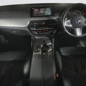2019 BMW 5 Series 3.0d M Sport Touring Estate - Image 3