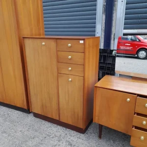 G-Plan gentlemen 2 door 3 drawer dresser with fold away mirror - Image 4
