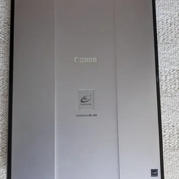 CanonScan Lide 200 flat bed scanner