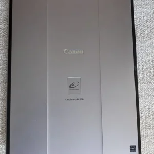 CanonScan Lide 200 flat bed scanner