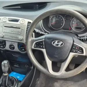 HYUNDAI i20 1.4 Petrol ULEZ Free - Image 6