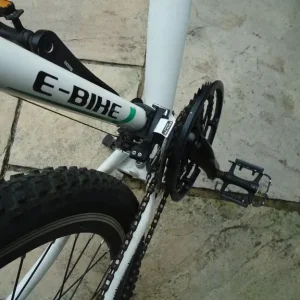 24 speed mountain bike with electric assist and disc brakes - Image 5