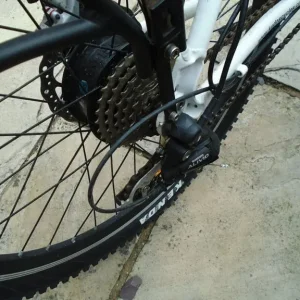 24 speed mountain bike with electric assist and disc brakes - Image 6