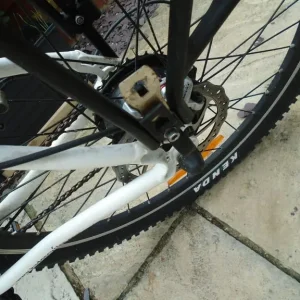 24 speed mountain bike with electric assist and disc brakes - Image 8