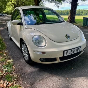 Volkswagen Beetle 2008 3-door manual hatchback - Image 4