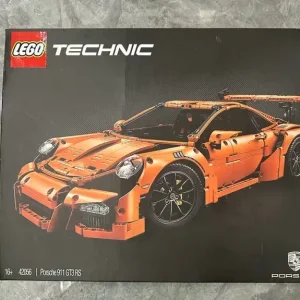 LEGO Technic Porsche 911 GT3 RS Building Kit