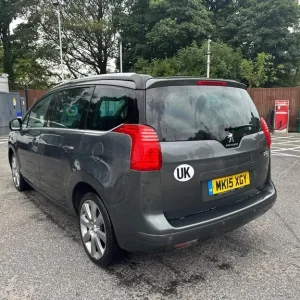 2015 Peugeot 5008 1.6 e-HDi Allure EGC Euro 5 5-door MPV - Image 8