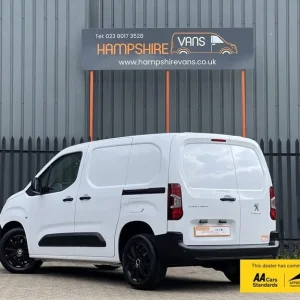 2019 Peugeot Partner 1.5 BlueHDi 1000 Professional Standard Panel Van 5dr Diesel Manual SWB Euro... - Image 4