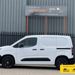 2019 Peugeot Partner 1.5 BlueHDi 1000 Professional Standard Panel Van 5dr Diesel Manual SWB Euro... - Image 5