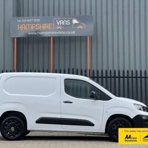 2019 Peugeot Partner 1.5 BlueHDi 1000 Professional Standard Panel Van 5dr Diesel Manual SWB Euro... - Image 7