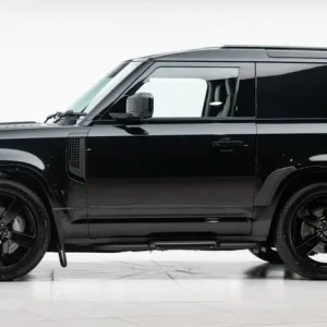 2025 Land Rover Defender 90 3.0 D350 X-Dynamic Hard Top (3-seat) - Image 2