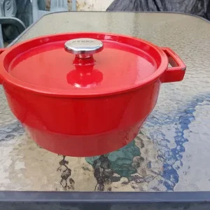 red pyrex enamelled cast iron creuset casserole dish - Image 2