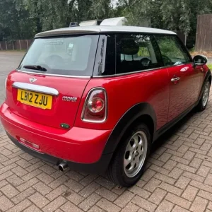 2012 MINI Cooper Hatchback 1.6 Manual with Alloy Wheels and Air Con - Image 5