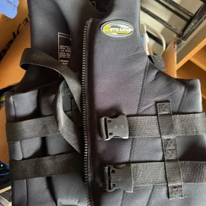 Pyranha i4 kayak plus padel, buoyancy aid, spray deck, helmet and jacket - Image 6