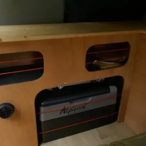 Renault Trafic Campervan - Image 7