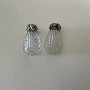 VINTAGE GLASS SALT AND PEPPER SHAKERS - Image 2