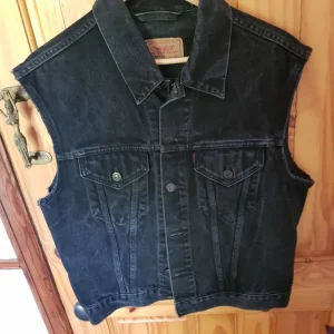 Sleeveless Levi Strauss jacket - Image 3
