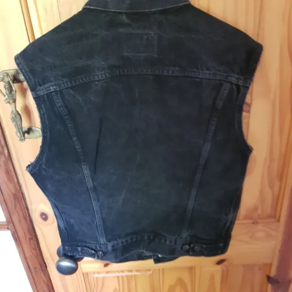 Sleeveless Levi Strauss jacket
