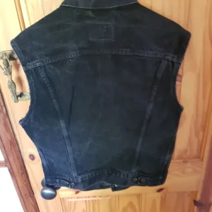 Sleeveless Levi Strauss jacket