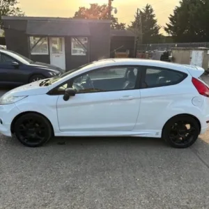 2012 Ford Fiesta Zetec S 3-door hatchback - Image 4