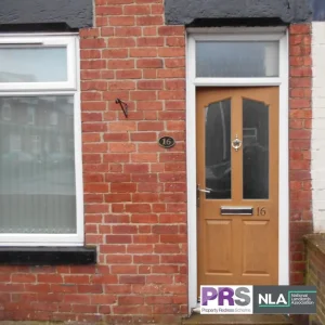 2 bedroom house in Worcestershire, England - Image 2
