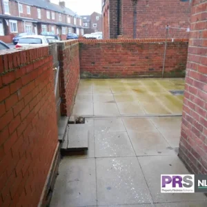 2 bedroom house in Worcestershire, England - Image 4