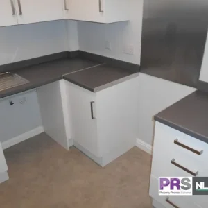 2 bedroom house in Worcestershire, England - Image 7