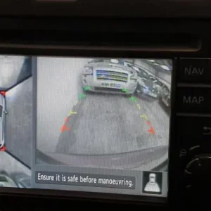 NISSAN QASHQAI 360* 1.6 with sat nav and reverse camera - Image 7