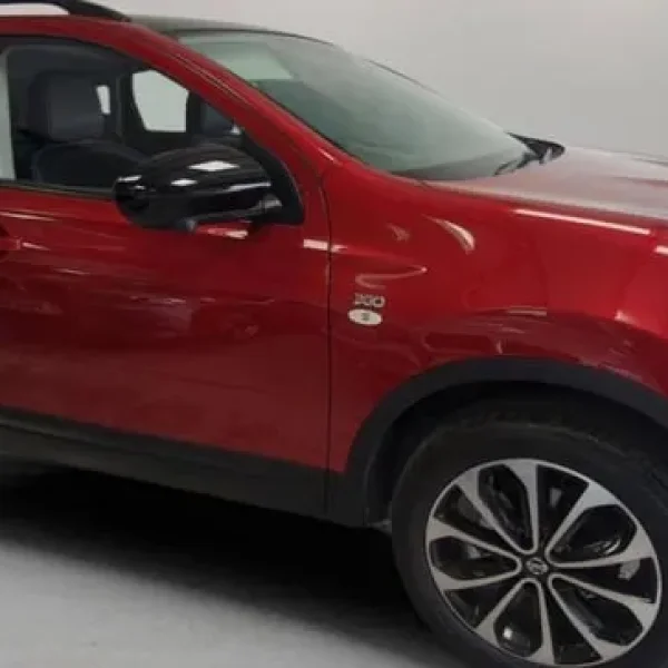 NISSAN QASHQAI 360* 1.6 with sat nav and reverse camera