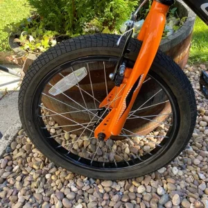 18-inch BMX bike for a kid - Image 4