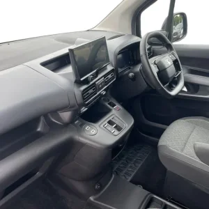 2024 Vauxhall Combo Life 100kW Ultimate 52kWh 5dr Auto Estate Electric - Image 7